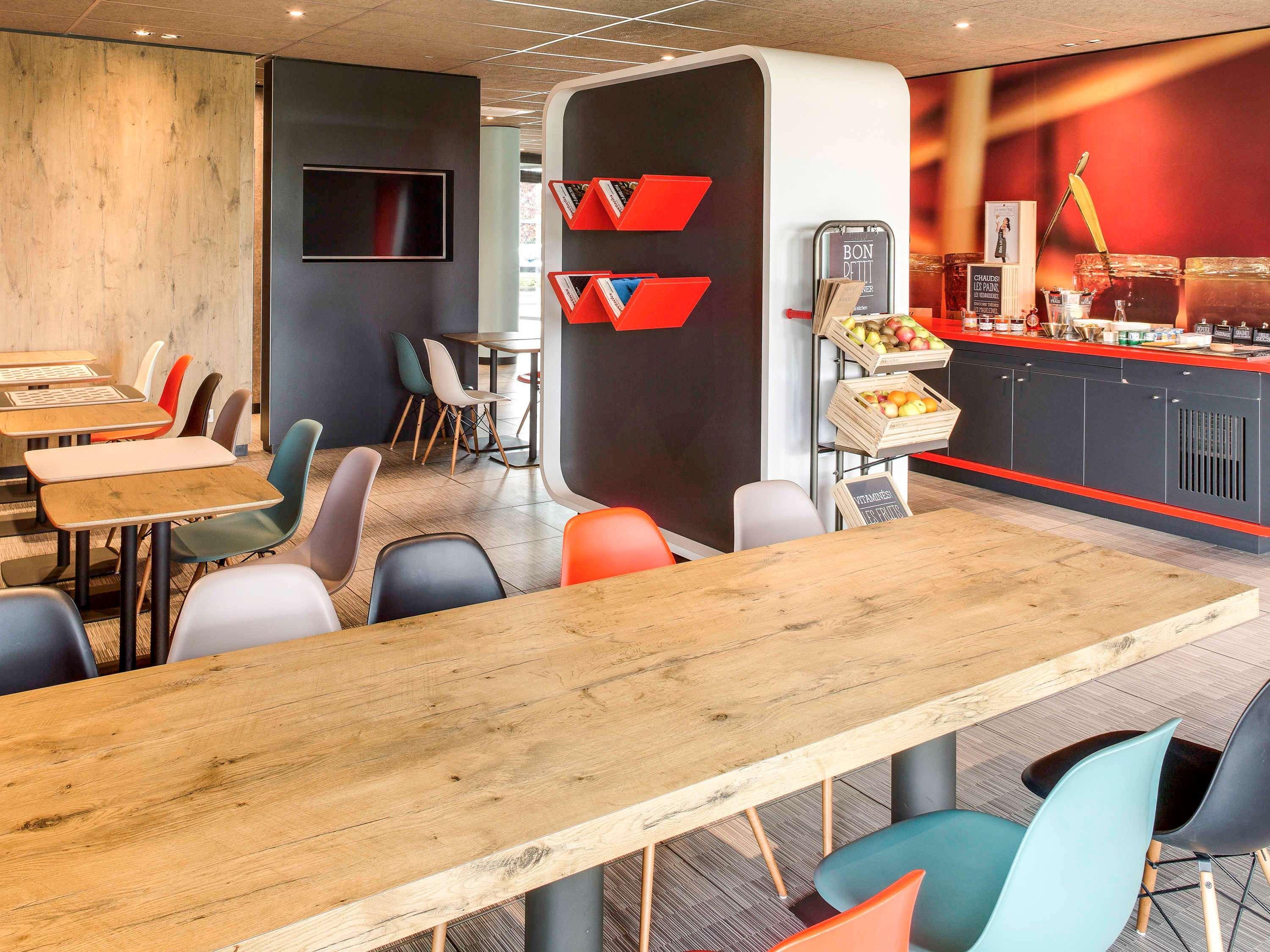 Отель Ibis Montceau Les Mines Экстерьер фото